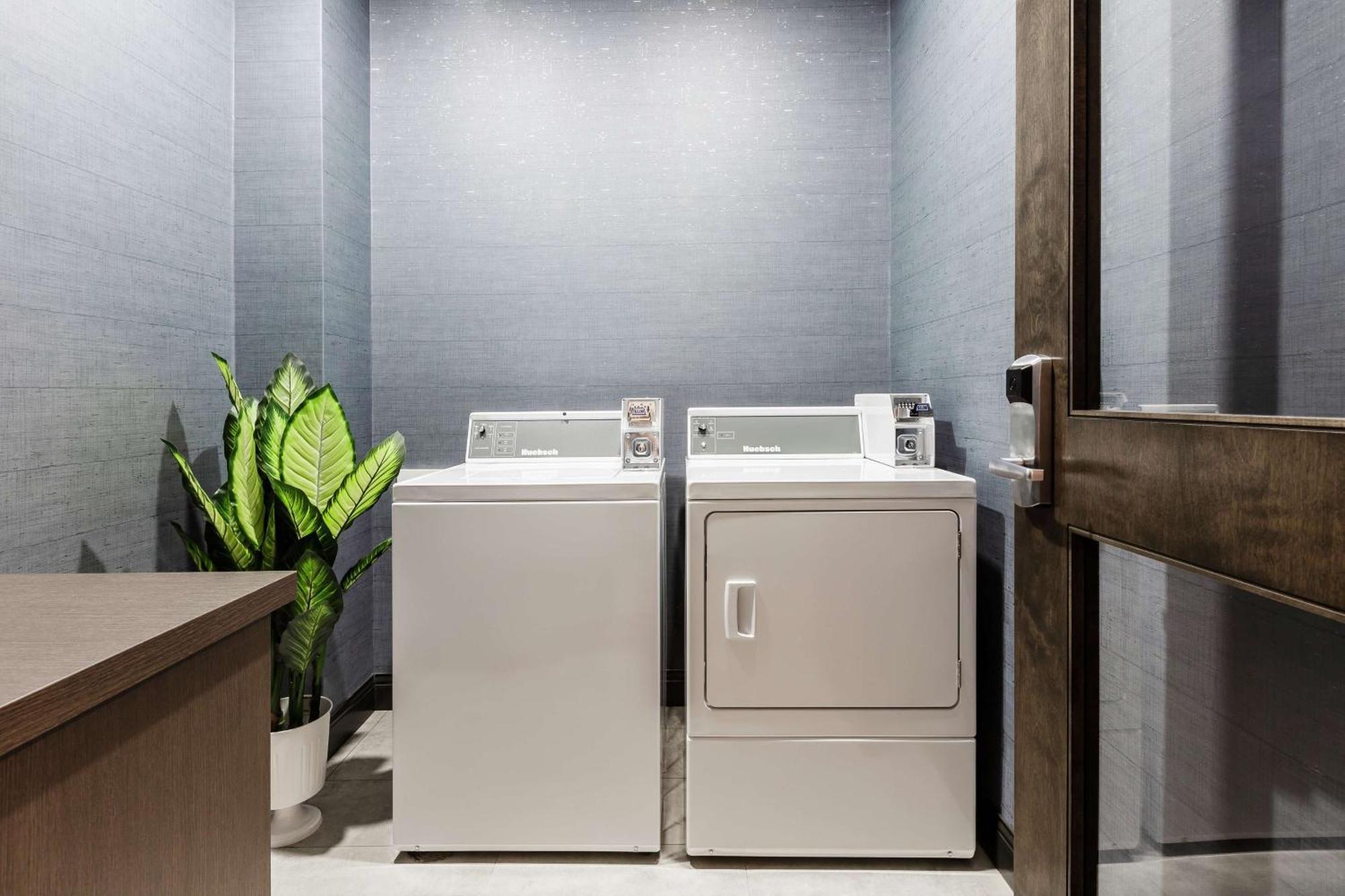 Hampton Inn & Suites By Hilton Quebec - Beauport Экстерьер фото
